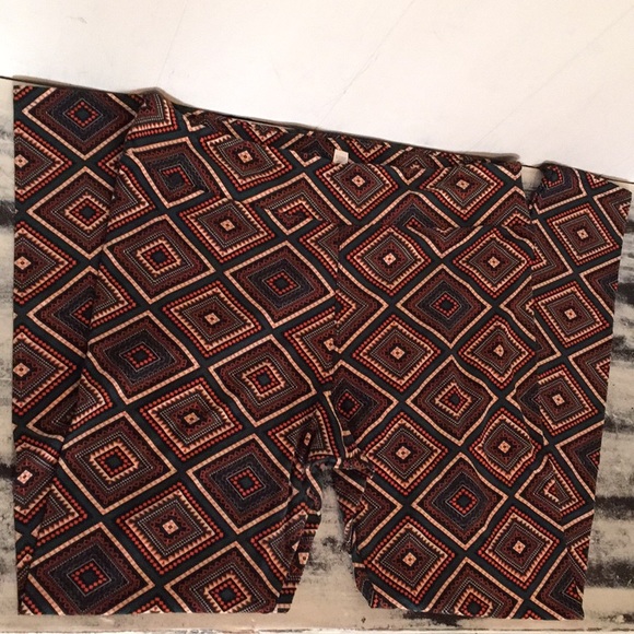 TC LuLaRoe Leggings (EUC) - Picture 3 of 4